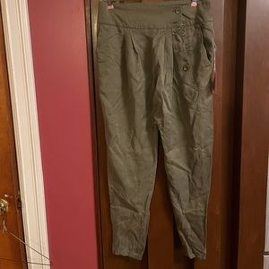 Forever 21 olive green small pants new
